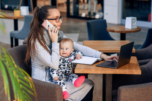 Mother uses technology to coparent infant after divorce